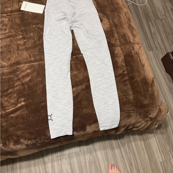 NWT woman’s size 4 lululemon Wunder Under Gray Leggings w The Orange Theory Logo - Picture 11 of 16